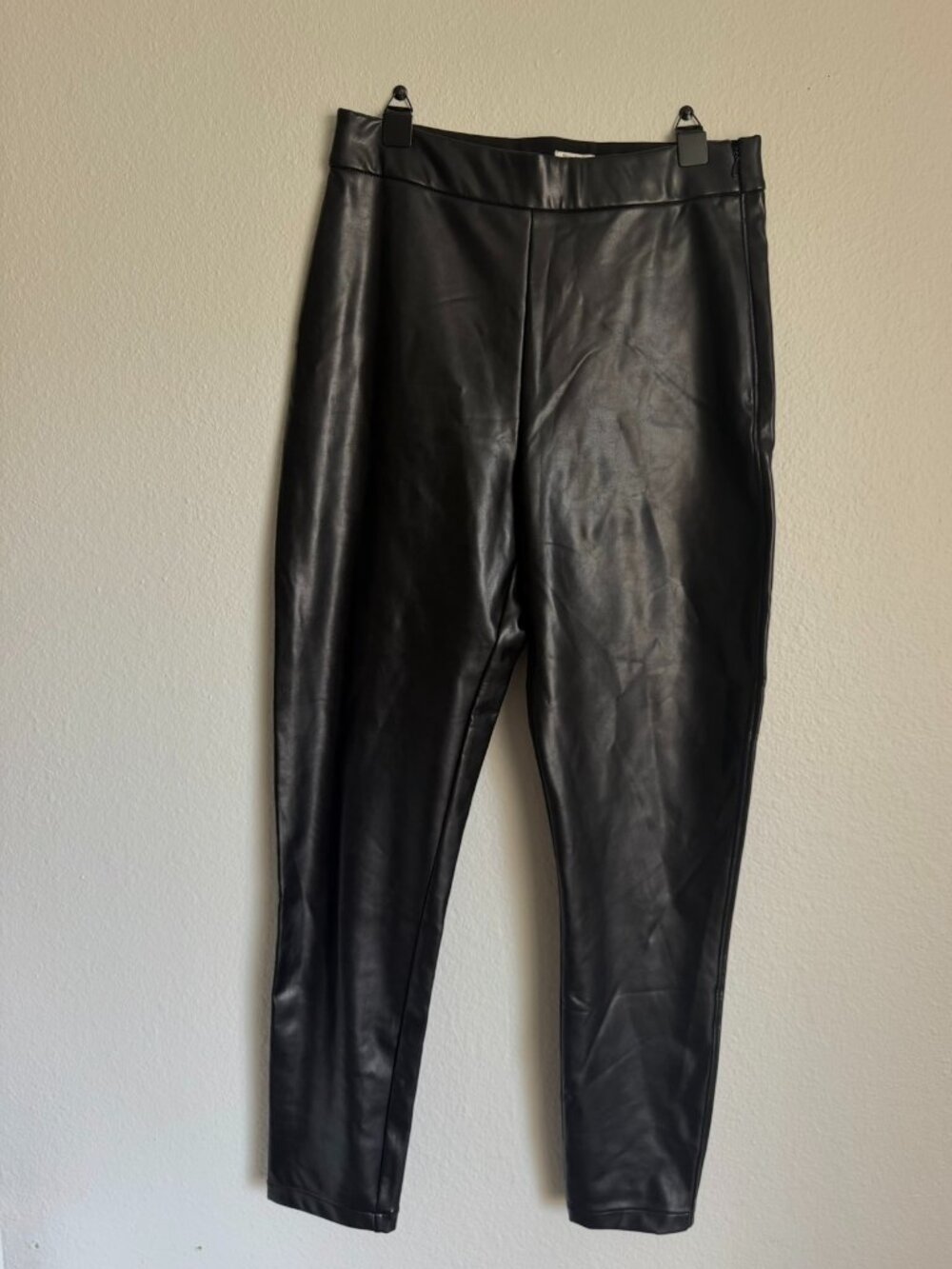 Abercrombie & Fitch NWT Black Vegan Leather Pants Size M
